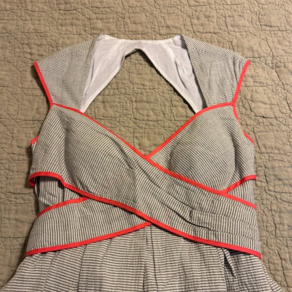 NWT Jessica Simpson 50's Style Pinstriped Dress Size 6 - Picture 3 of 5